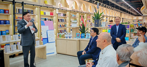 “Эдийн засгийн шинжлэх ухааны 50 сонгодог бүтээл” ном монгол хэлээр орчуулагдлаа